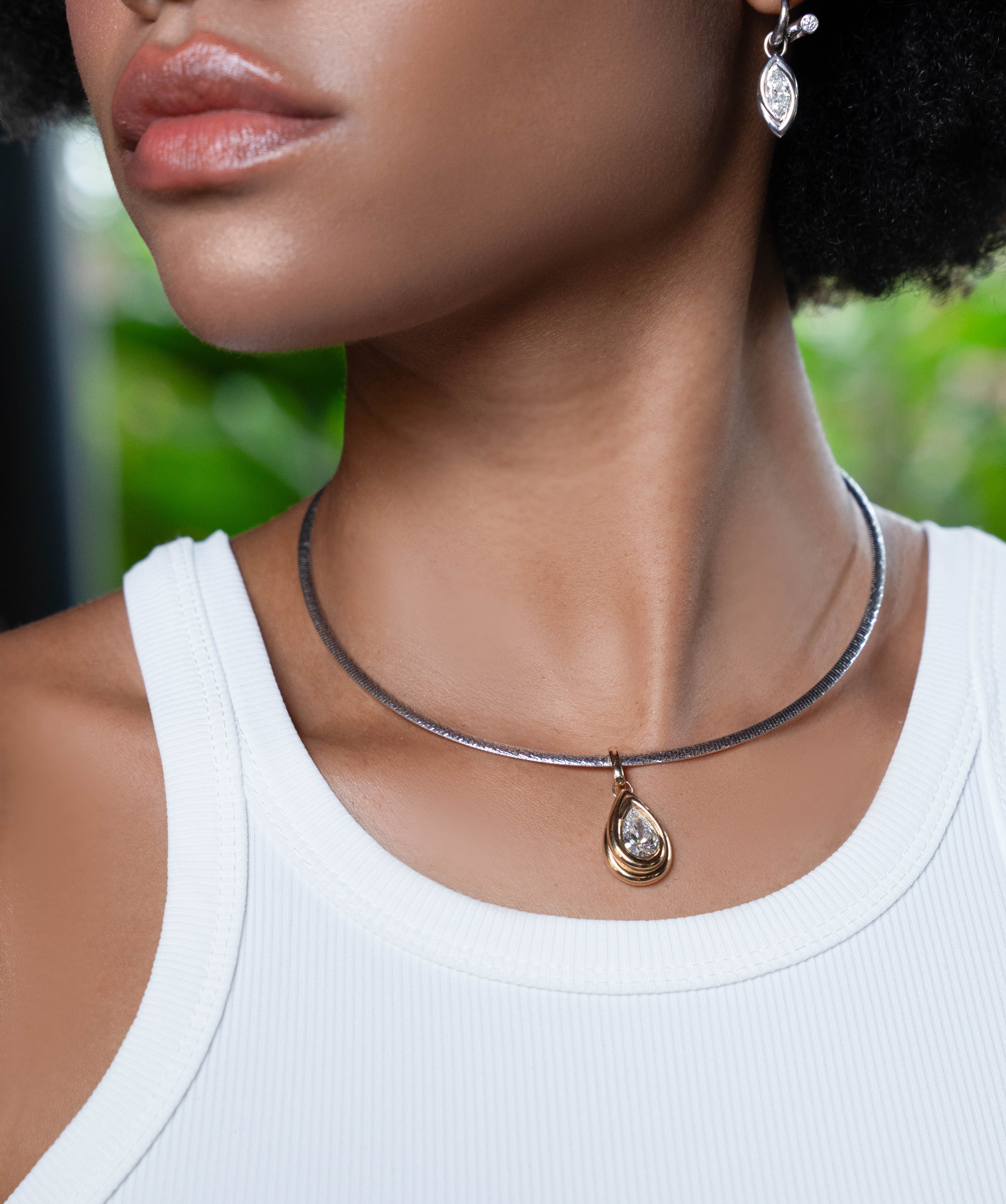 The Current Sculpted Pendant - Pearshape White Diamond – Kimjoux